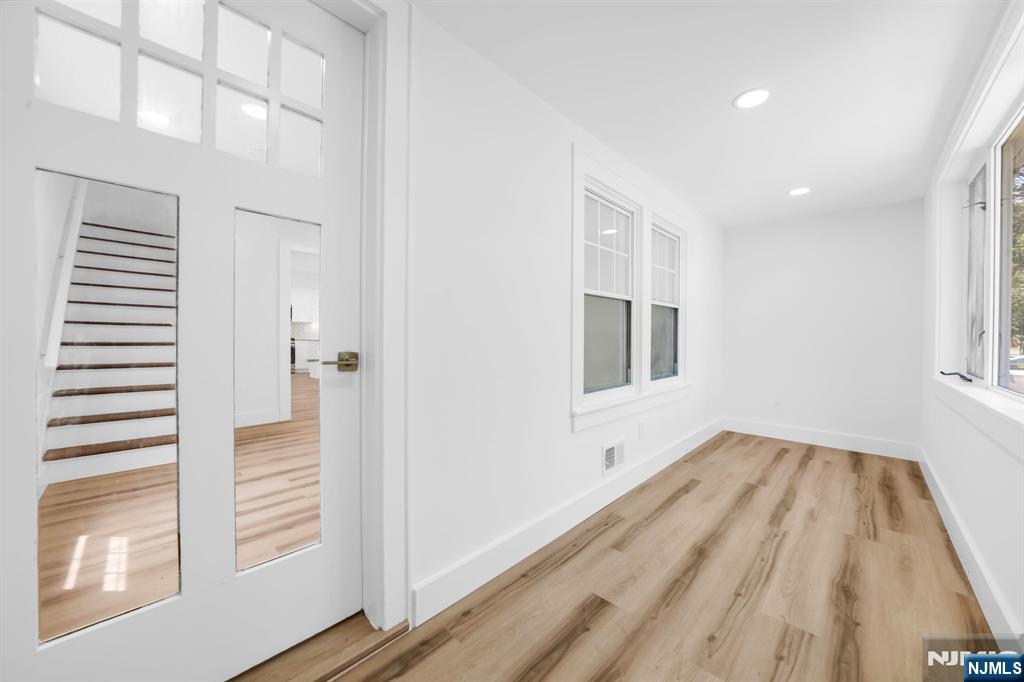 21 Morris Road Clifton, NJ 07012 - Photo 3 of 36