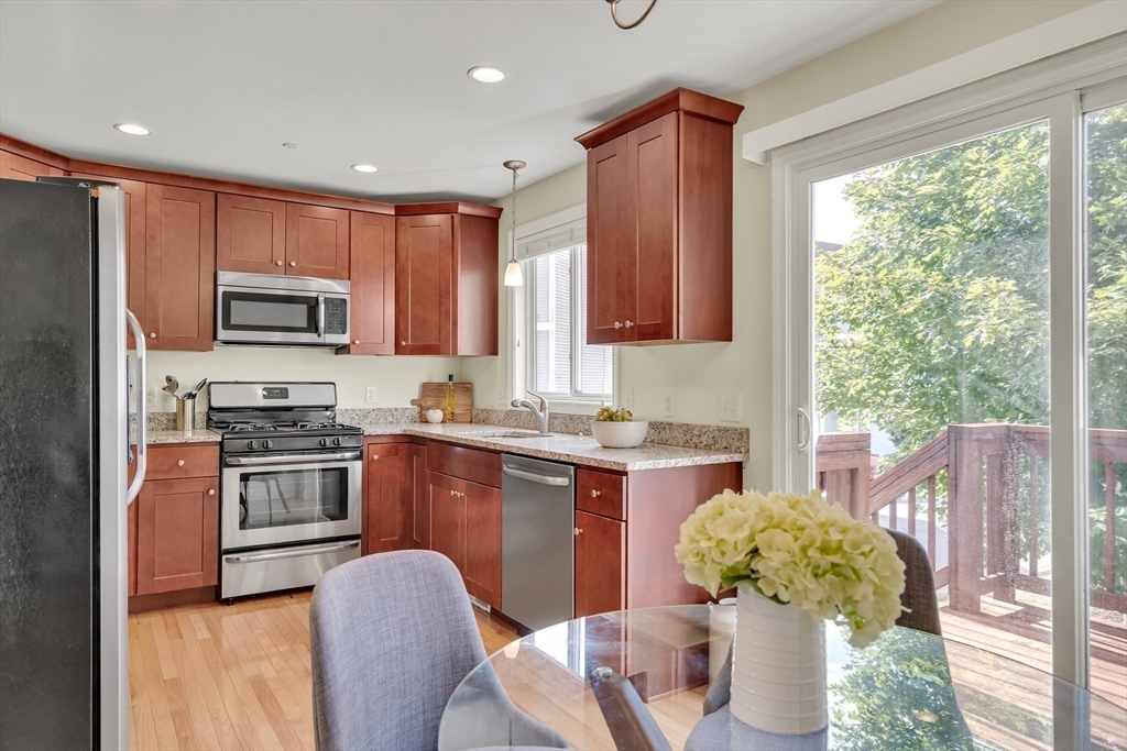 311 Littleton Road, Unit 31 Chelmsford, MA 01824 - Photo 10 of 29 Gallery Image 10