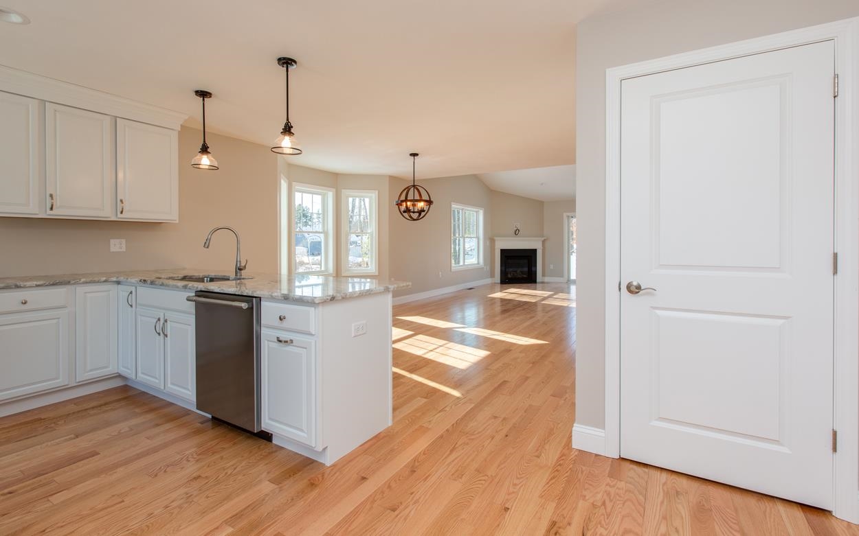 65 Abacoa Road Pelham, NH 03076 - Photo 2 of 40