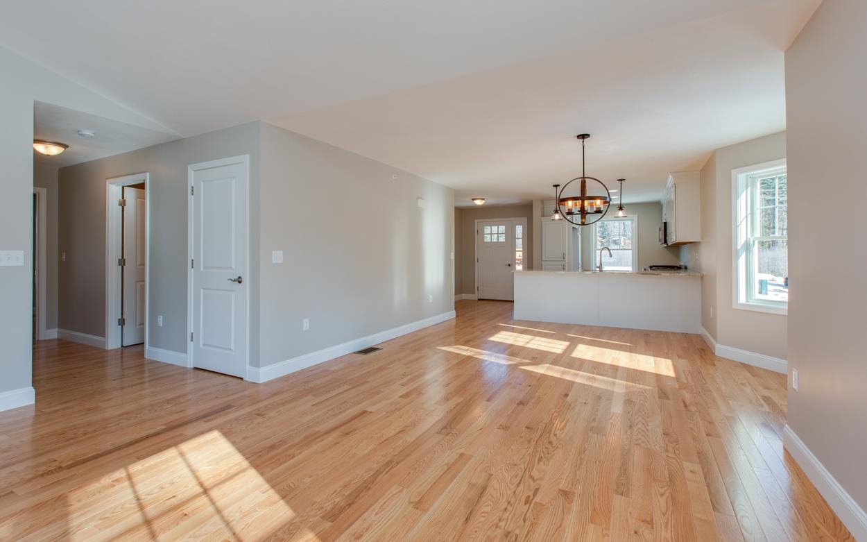 65 Abacoa Road Pelham, NH 03076 - Photo 21 of 40