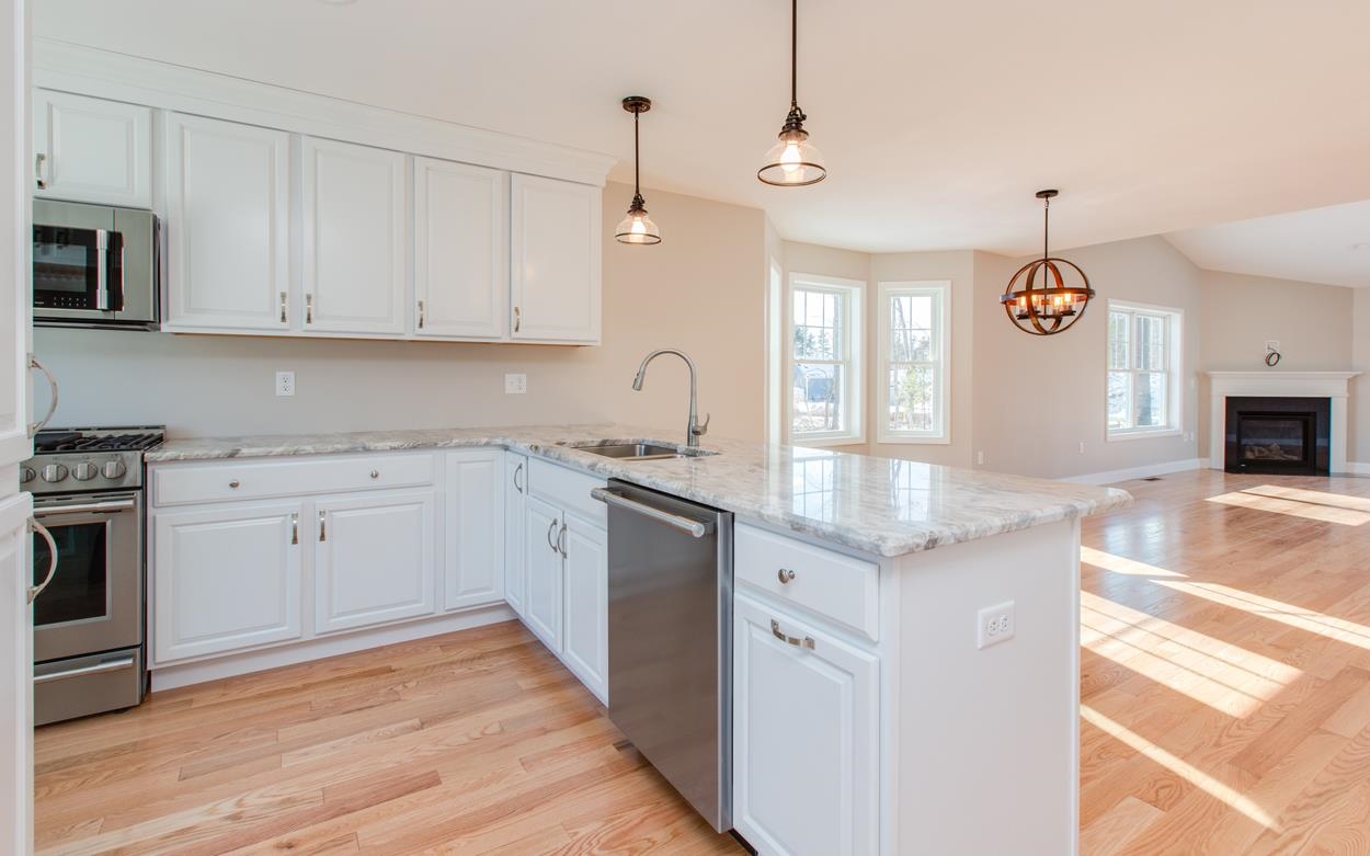 65 Abacoa Road Pelham, NH 03076 - Photo 4 of 40