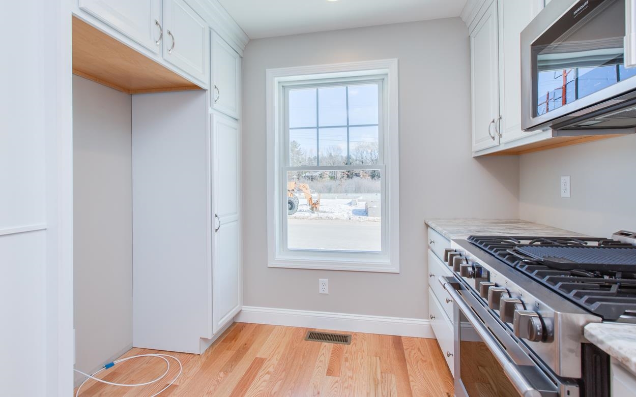 65 Abacoa Road Pelham, NH 03076 - Photo 8 of 40
