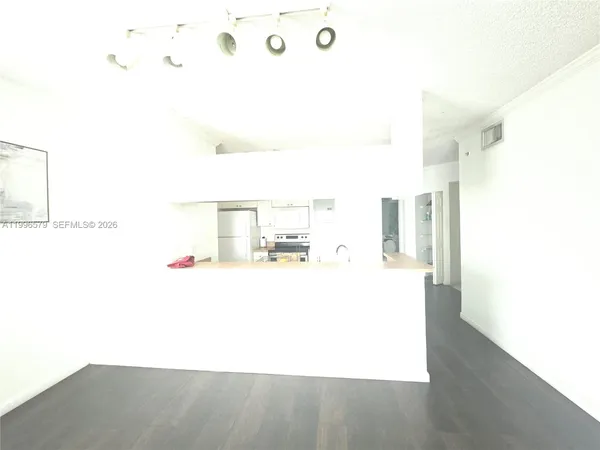 $2,500 | 17150 North Bay Road, Unit 2316, Sunny Isles Beach, FL 33160