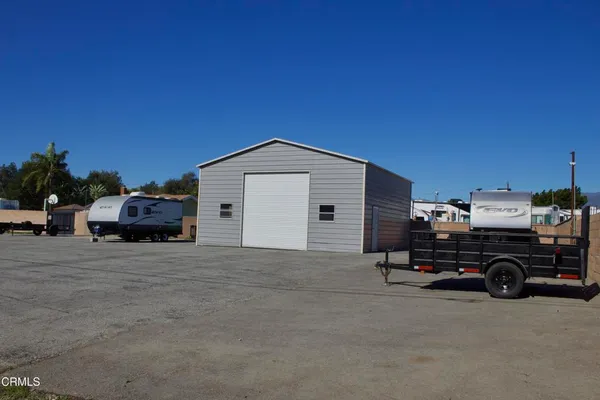 $1,050,000 | 18021 East Telegraph Road, Santa Paula, CA 93060