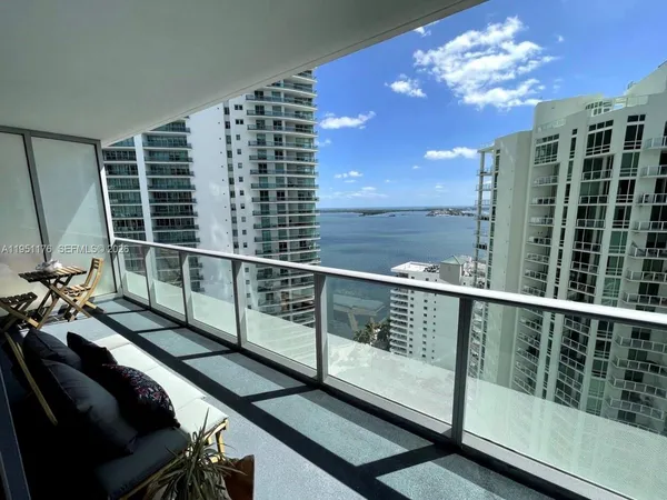 $4,200 | 1300 Brickell Bay Drive, Unit 2405, Miami, FL 33131