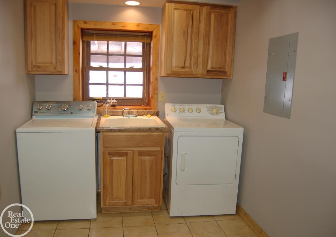 3580 Howland Road Almont, MI 48003 - Photo 16 of 38 First floor laundry.