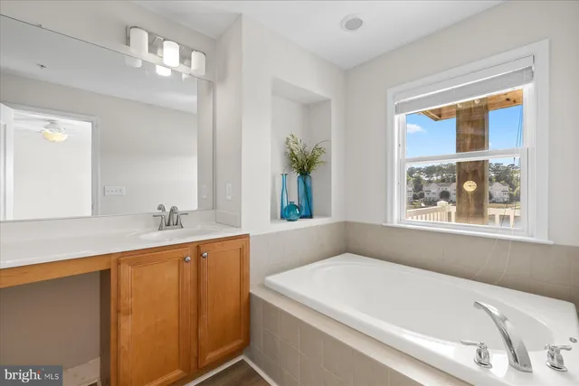 $629,900 | 10900 Holystone Lane, Unit 202, Berlin, MD 21811