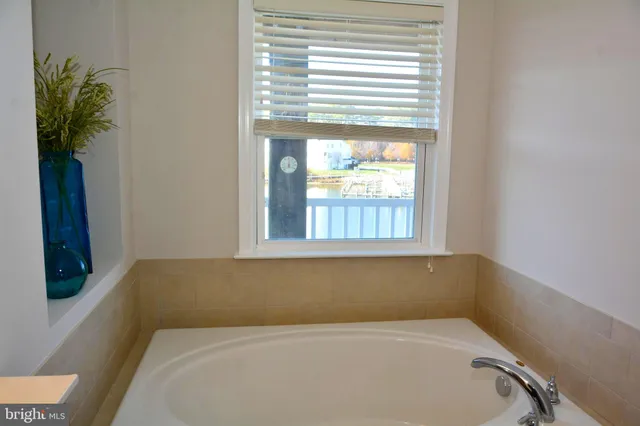 $629,900 | 10900 Holystone Lane, Unit 202, Berlin, MD 21811