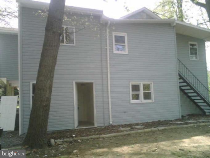 266 Peninsula Farm Road Arnold, MD 21012 - Photo 3 of 9 Exterior (Rear)