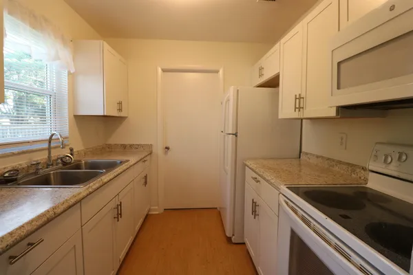 $1,700 | 253 Laguna Court, St. Augustine, FL 32086