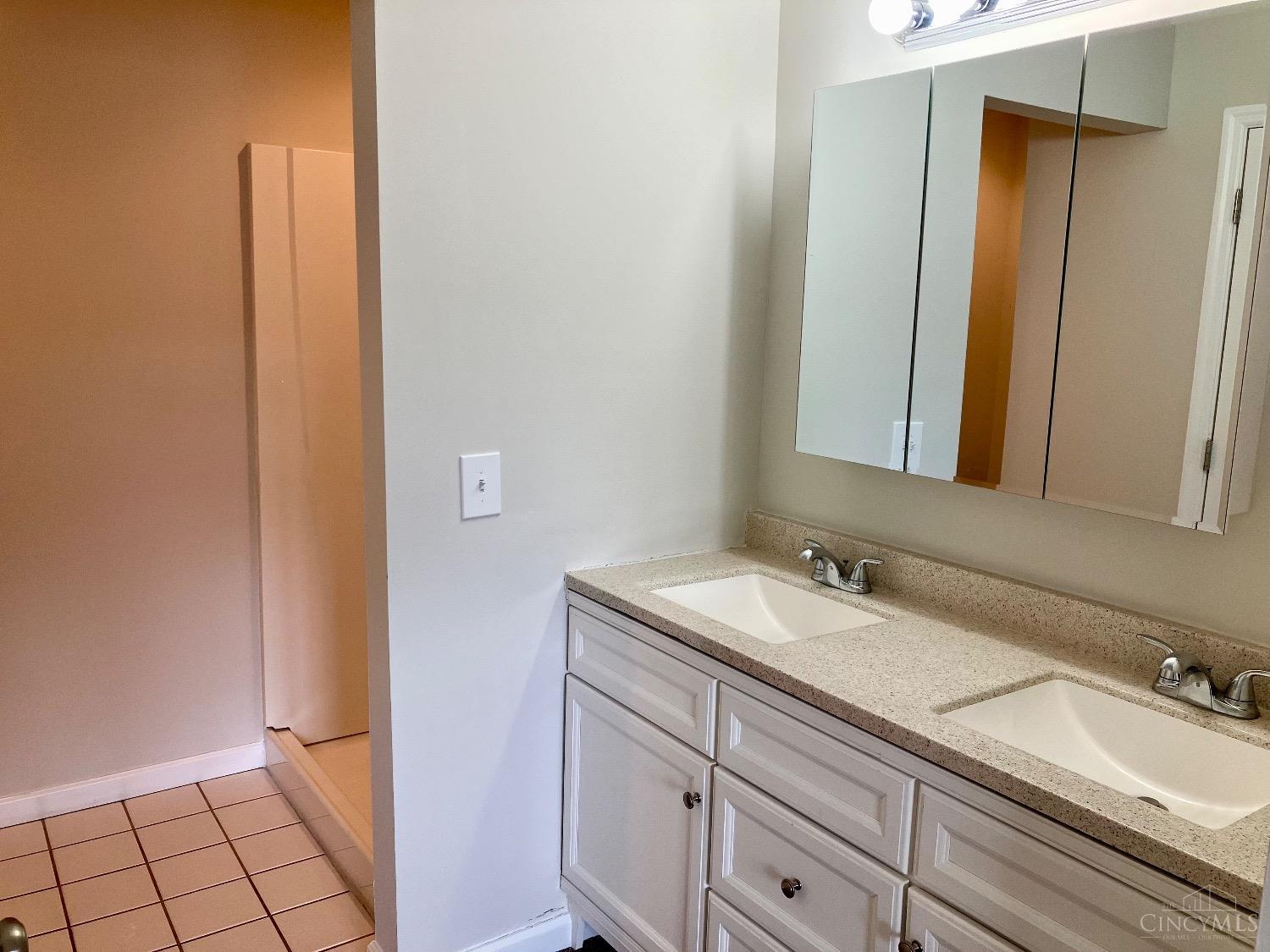 4553 Foley Road, Unit 4 Cincinnati, OH 45238 - Photo 13 of 16