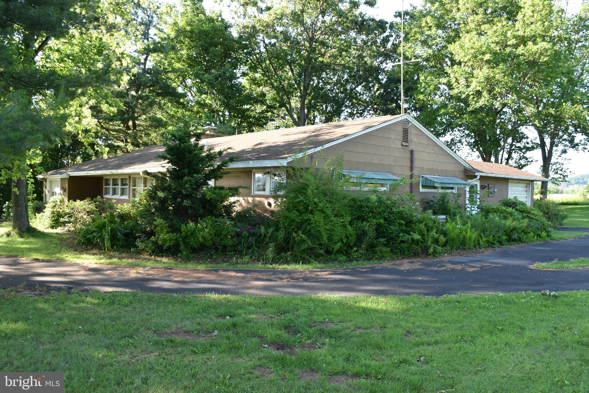 2433 Treichler Road Palm, PA 18070 - Photo 3 of 24 Gallery Image 3