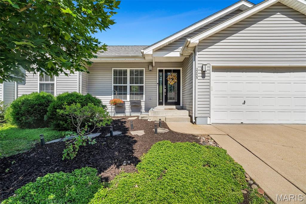 2253 Fairway High Ridge, MO 63049 - Photo 2 of 42