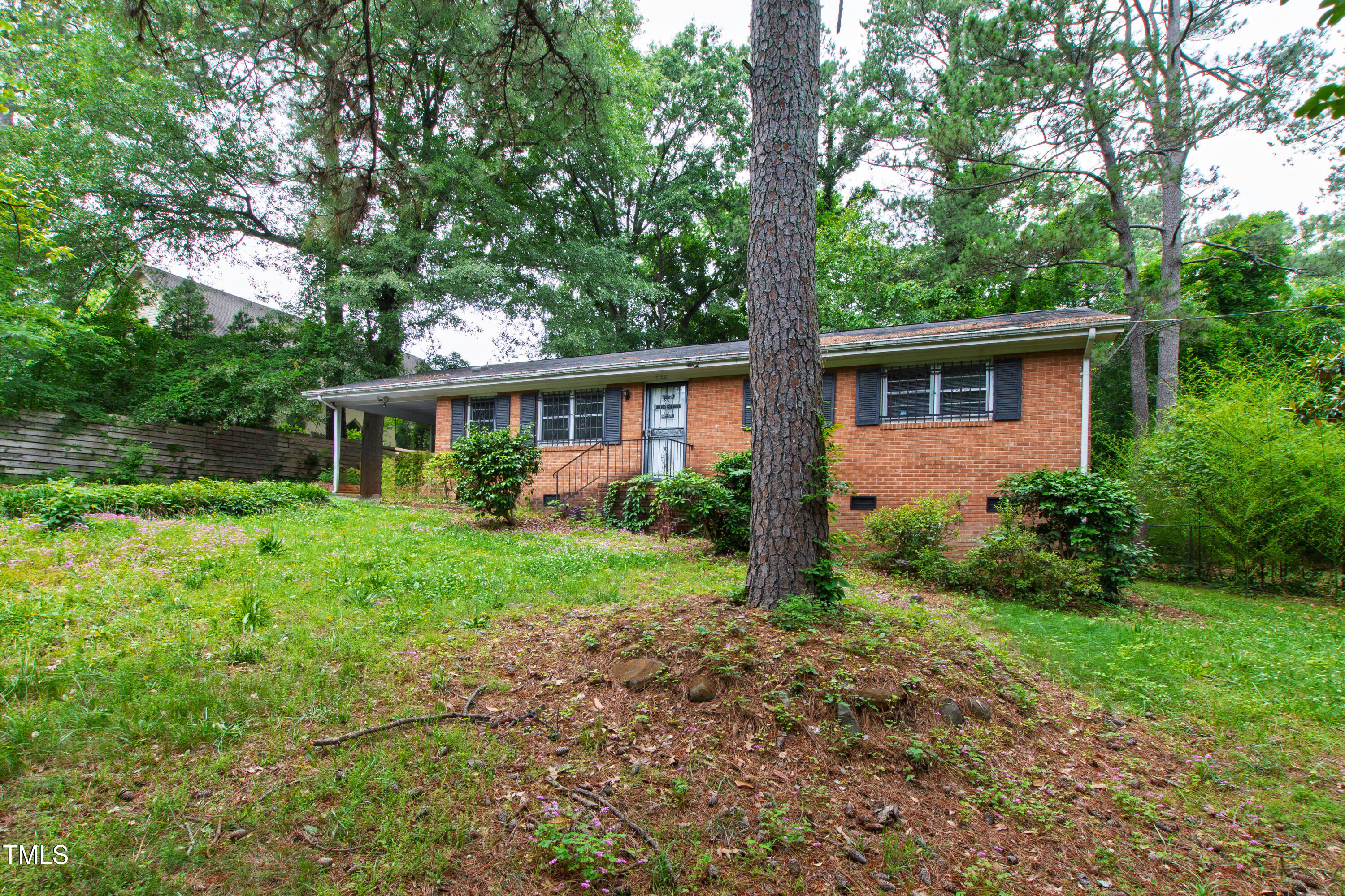 720 Sherrybrook Drive Raleigh, NC 27610 - Photo 3 of 14 3 Sherrybrook (7)