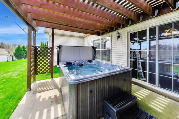$375,000 | 3008 Winter Garden Drive, Valparaiso, IN 46385