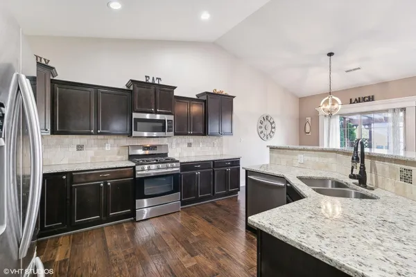 $375,000 | 3008 Winter Garden Drive, Valparaiso, IN 46385