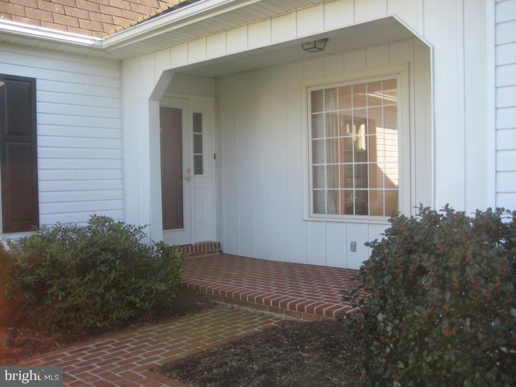 2746 Pendleton Drive Lititz, PA 17543 - Photo 2 of 22