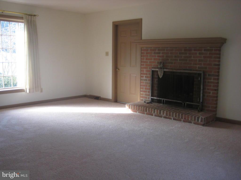 2746 Pendleton Drive Lititz, PA 17543 - Photo 5 of 22