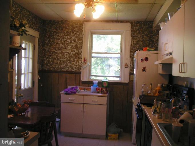 804 Overbrook Road Baltimore, MD 21239 - Photo 4 of 7 Kitchen