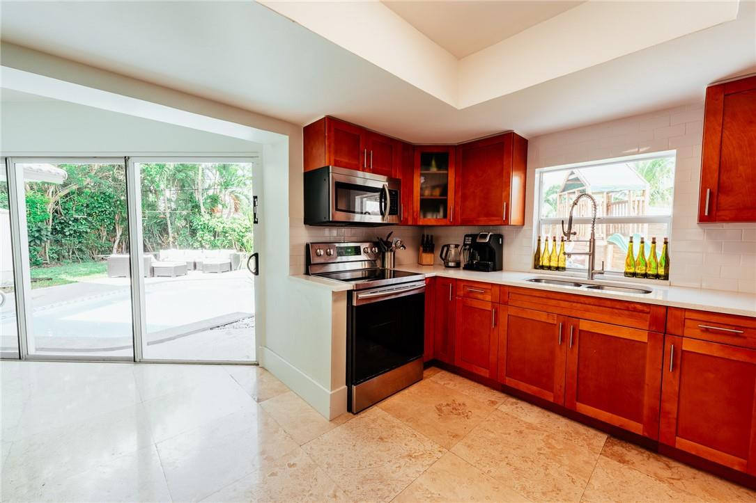 1041 Southwest 9th Terrace Boca Raton, FL 33486 - Photo 8 of 37 Photo 8