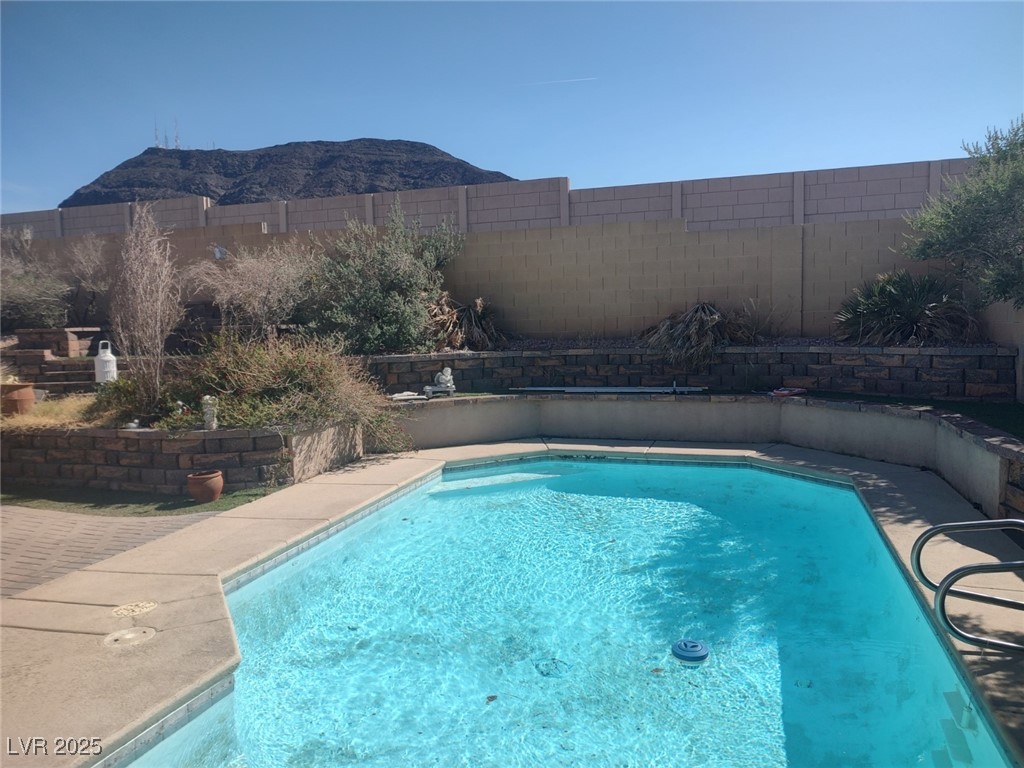 424 Wright Way Henderson, NV 89015 - Photo 2 of 11 A fun sized pool for the hot summer days!