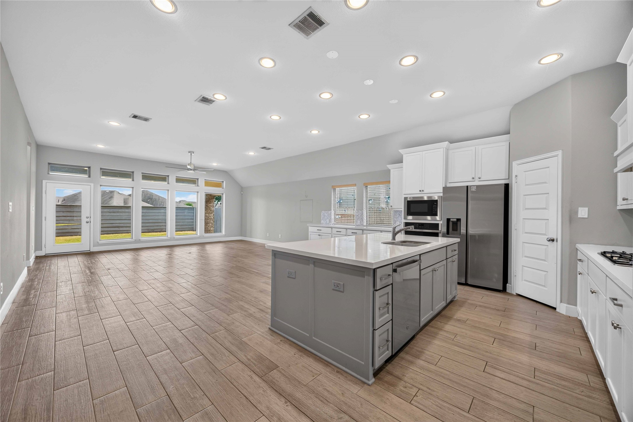 4333 Arbor Crest Lane Manvel, TX 77578 - Photo 12 of 40