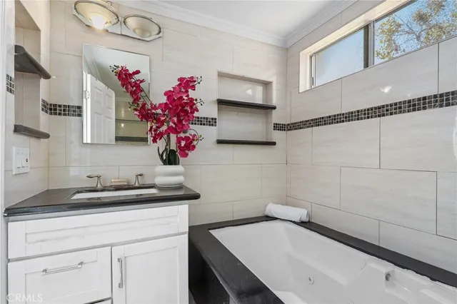 $1,078,800 | 26 Helena, Unit 69, Irvine, CA 92604