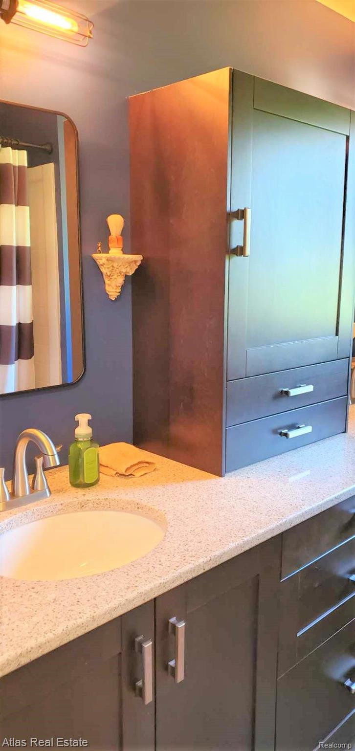 5276 Elms Road Flushing, MI 48433 - Photo 17 of 21 Gallery Image 17