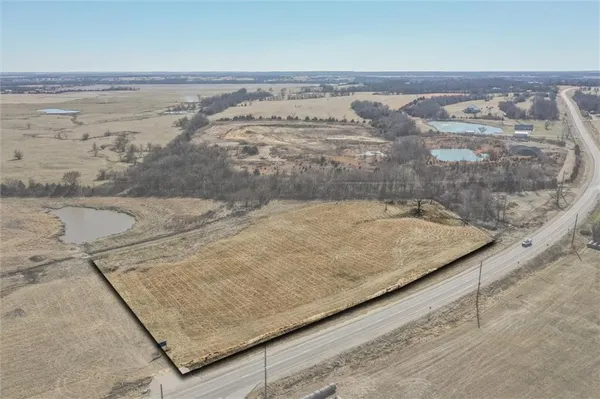 $125,000 | 50 Old Highway, Ottawa, KS 66067
