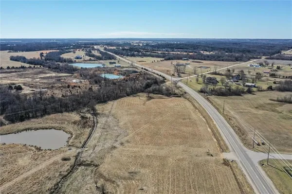 $125,000 | 50 Old Highway, Ottawa, KS 66067