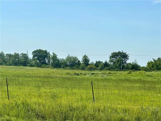 $130,000 | 50 Old Highway, Ottawa, KS 66067
