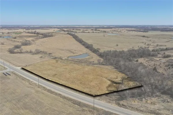 $125,000 | 50 Old Highway, Ottawa, KS 66067