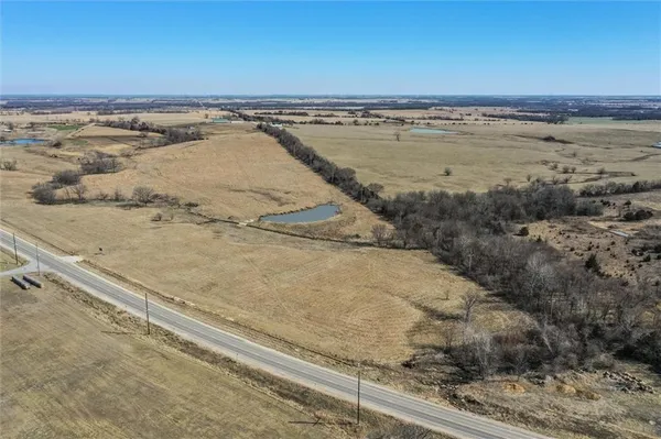 $125,000 | 50 Old Highway, Ottawa, KS 66067