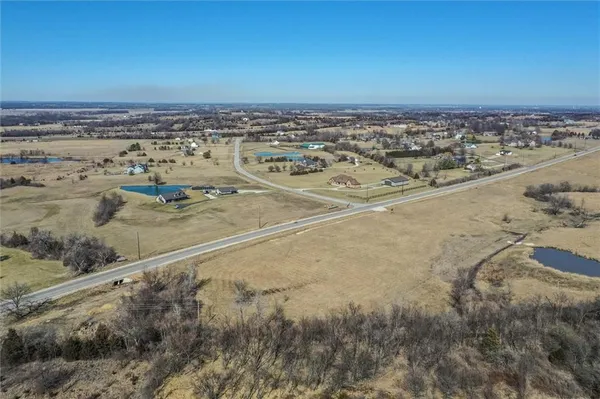 $125,000 | 50 Old Highway, Ottawa, KS 66067