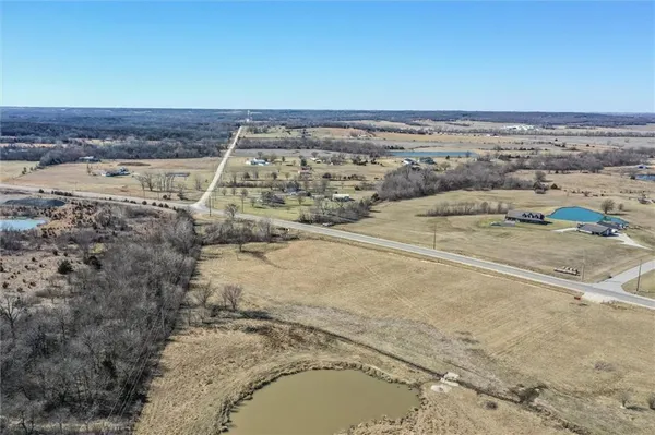 $125,000 | 50 Old Highway, Ottawa, KS 66067