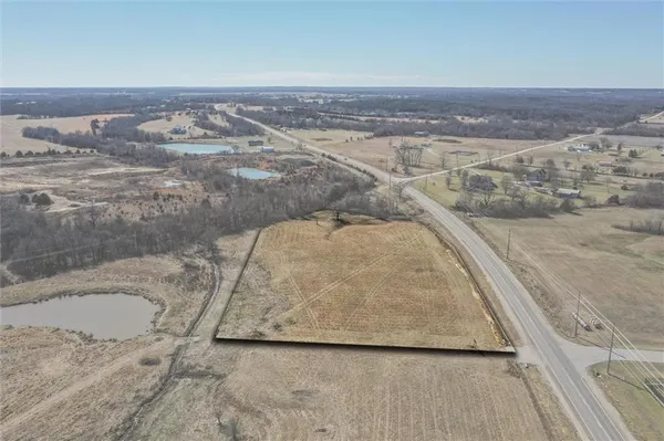 $125,000 | 50 Old Highway, Ottawa, KS 66067