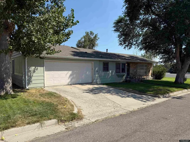 $350,000 | 115 North 13th Street, Thermopolis, WY 82443