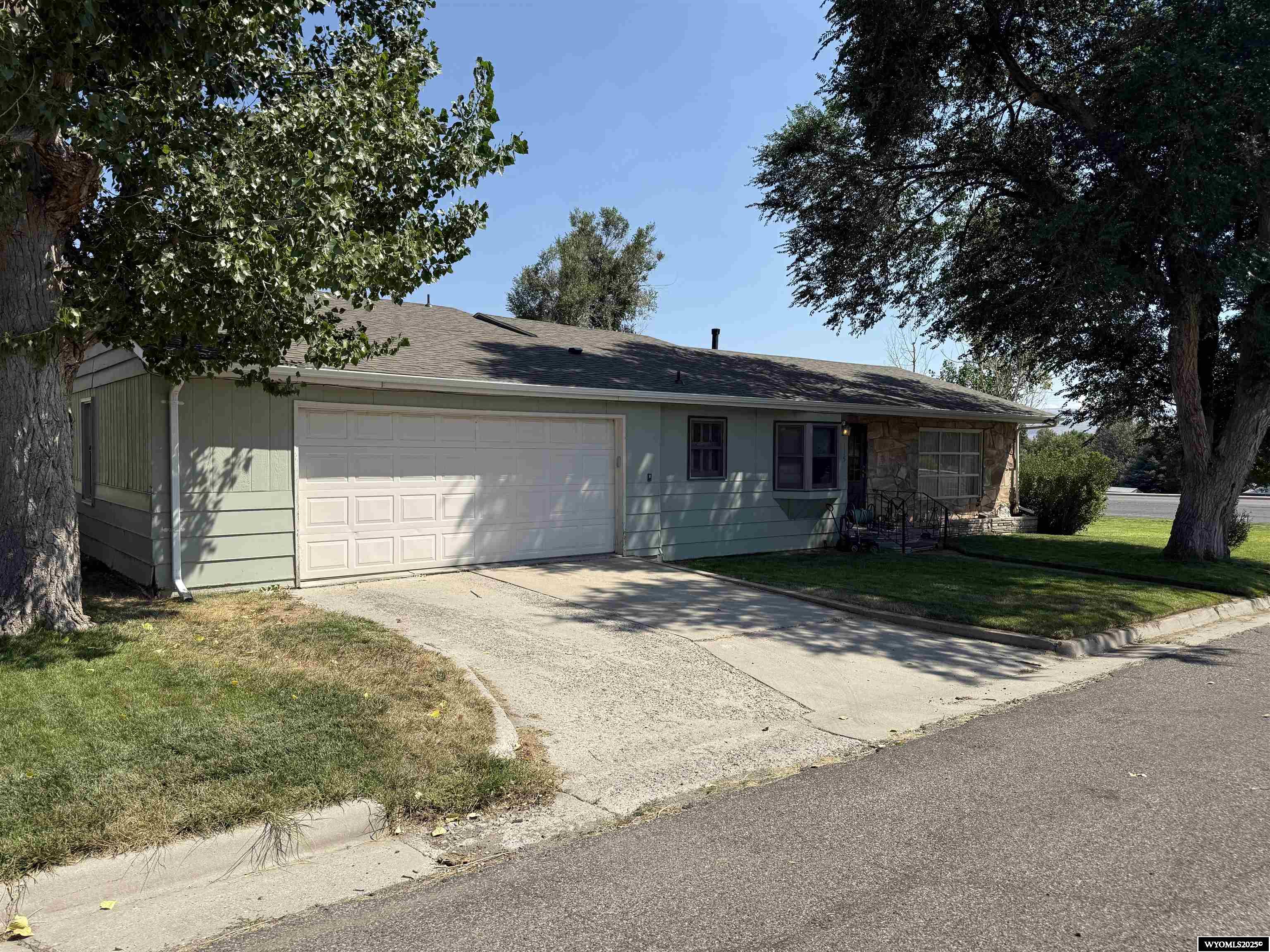 115 North 13th Street Thermopolis, WY 82443 - Photo 2 of 40