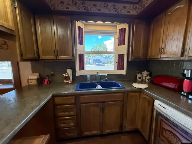 $350,000 | 115 North 13th Street, Thermopolis, WY 82443