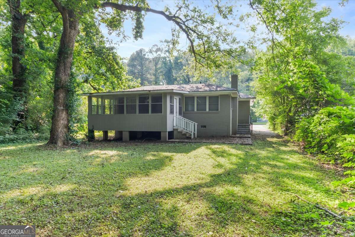 752 Jefferson Avenue Southwest Atlanta, GA 30315 - Photo 29 of 30 front view of a house with a yard