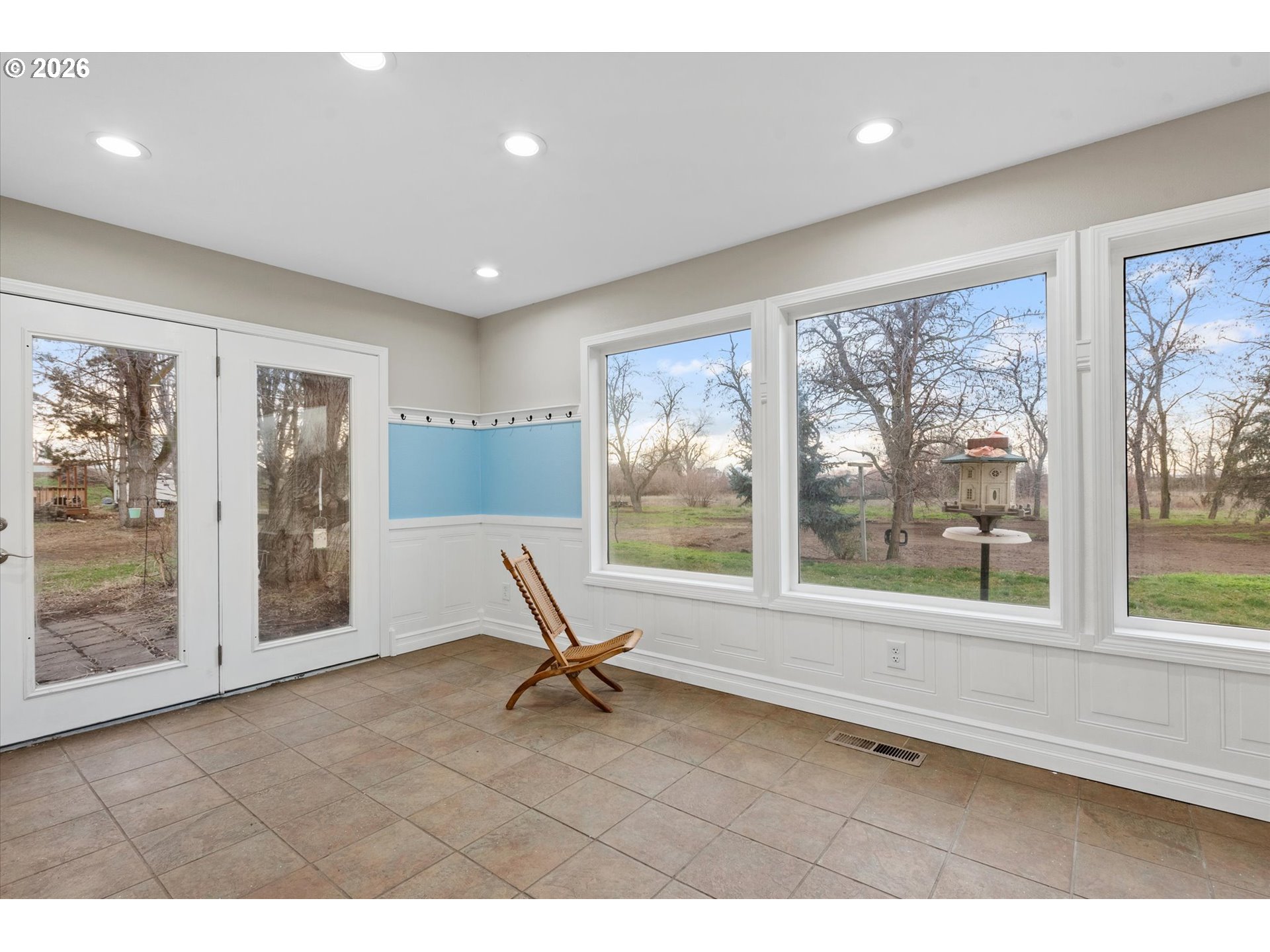 10 West Sprague Echo, OR 97826 - Photo 14 of 48 a living room with a large window