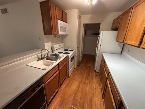 $1,300 | 10725 Braes Bend Drive, Houston, TX 77071