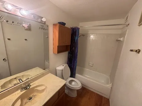 $1,300 | 10725 Braes Bend Drive, Houston, TX 77071