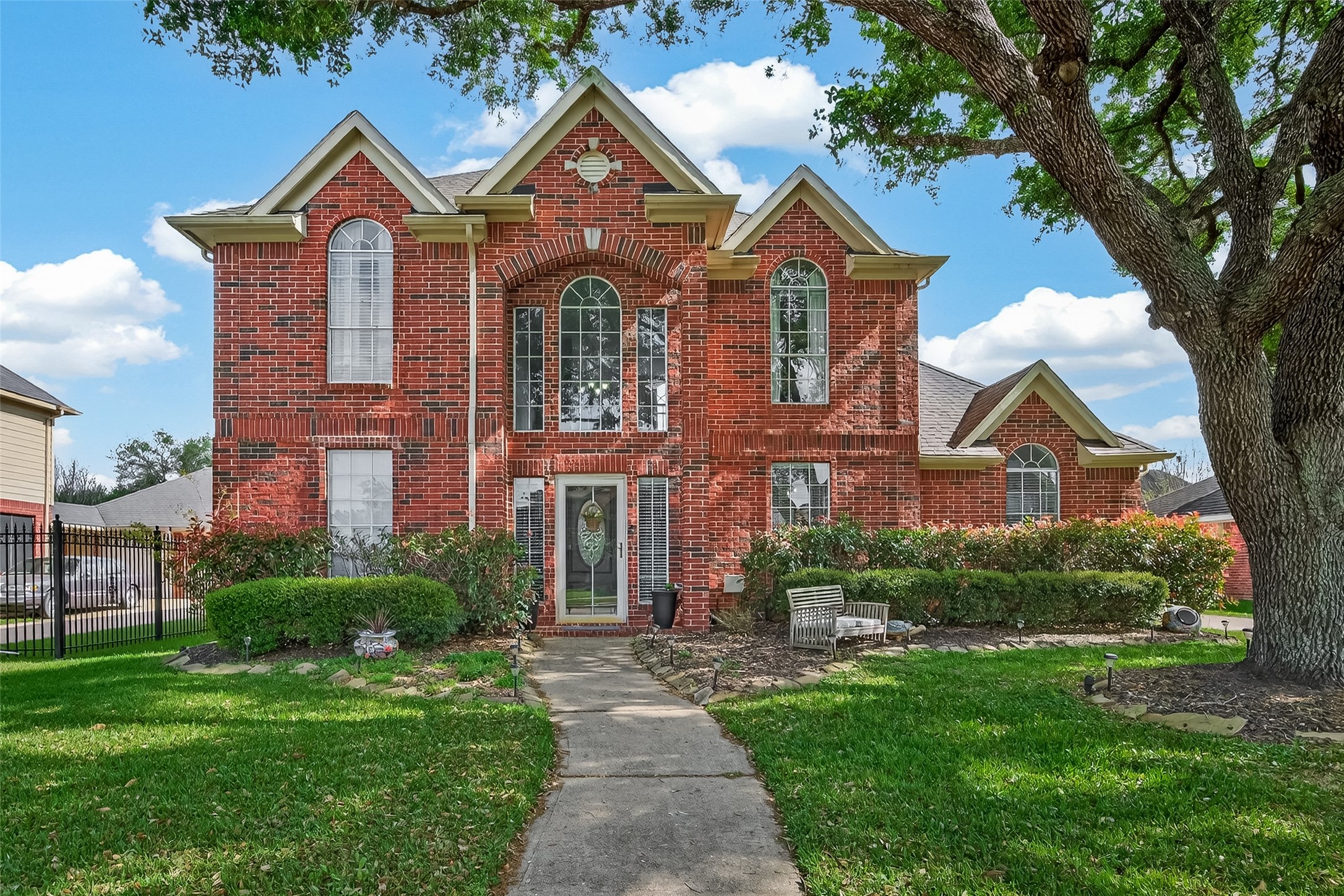 405 PecanGrove Dickinson, TX 77539 - Photo 1 of 46