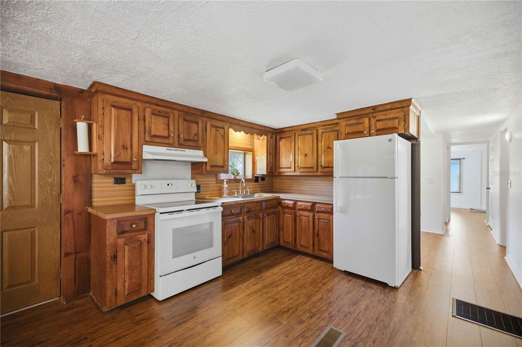 4950 Southeast 112th Street Road Belleview, FL 34420 - Photo 14 of 32