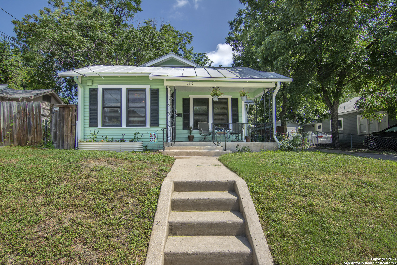 349 East Woodlawn Ave  