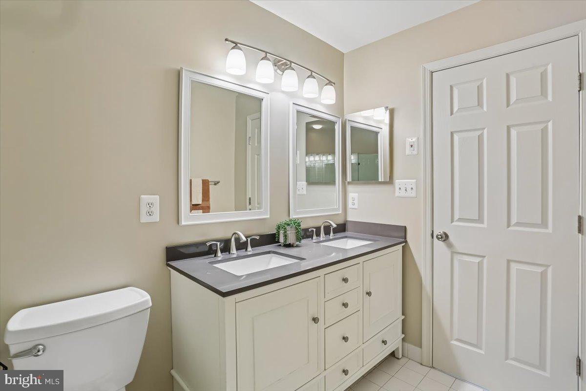 723 Main Street, Unit 723B Gaithersburg, MD 20878 - Photo 22 of 70 Primary en suite - full bath #1
