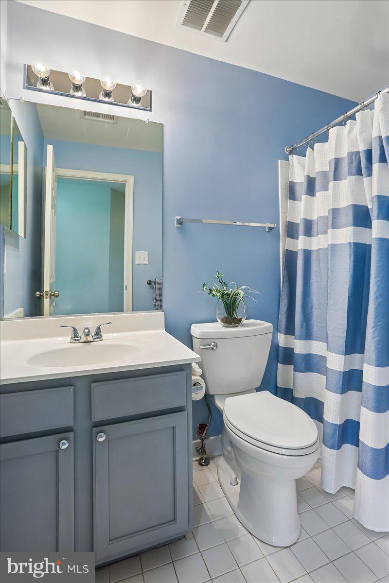 723 Main Street, Unit 723B Gaithersburg, MD 20878 - Photo 27 of 70 Full Bath #2