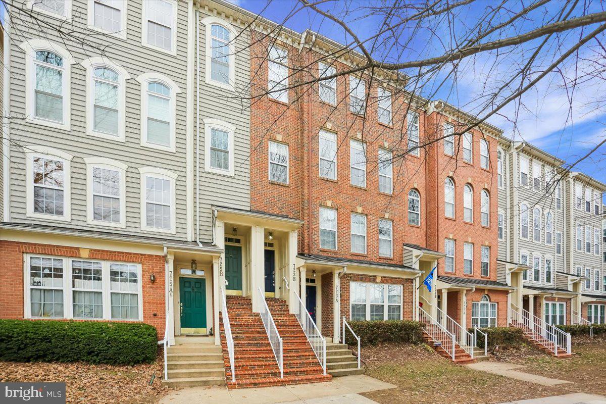 723 Main Street, Unit 723B Gaithersburg, MD 20878 - Photo 37 of 70 Beautiful condo townhome!