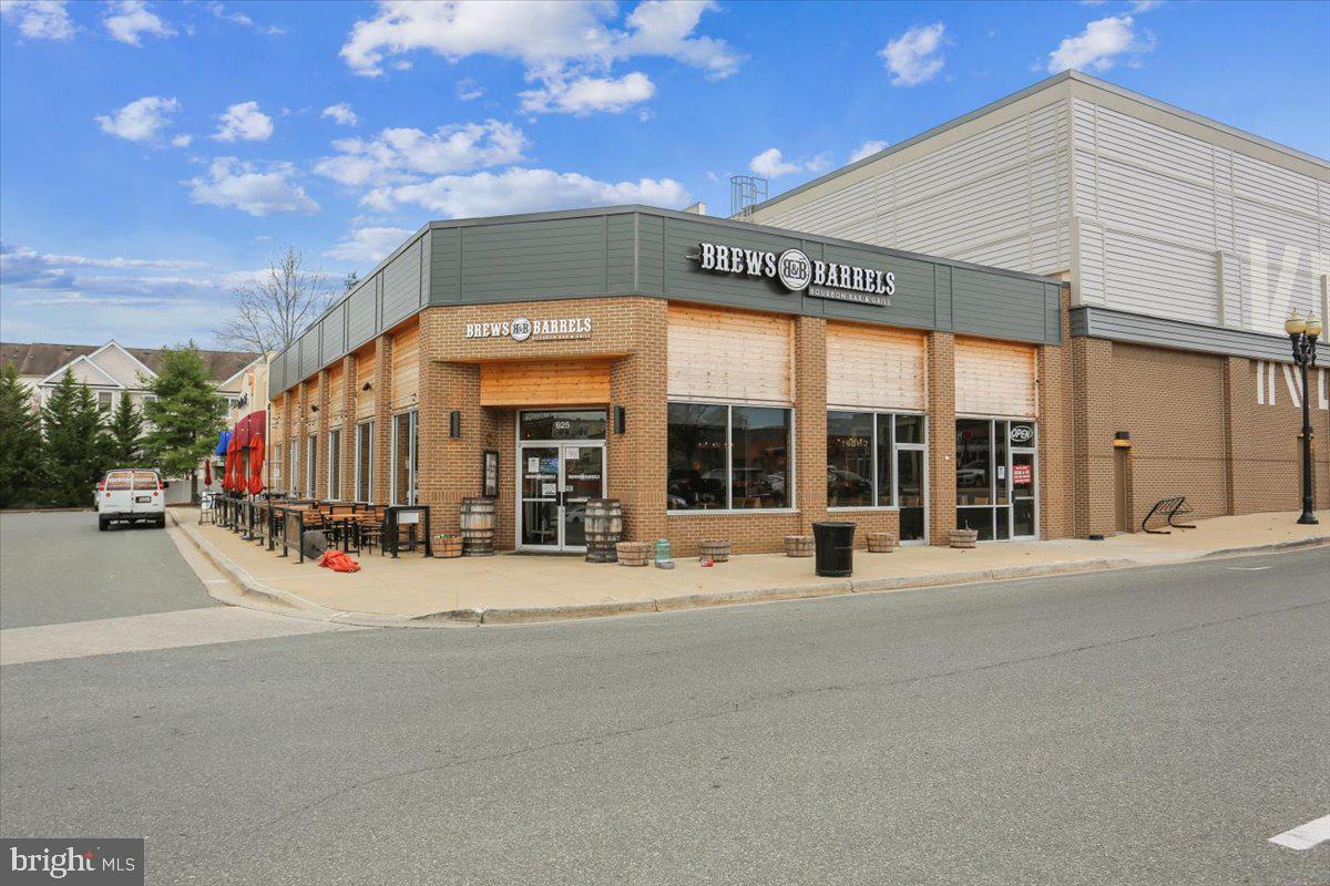 723 Main Street, Unit 723B Gaithersburg, MD 20878 - Photo 59 of 70 Retail & Restaurants in your new neighborhood!